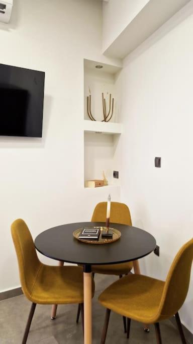 Faronita - Luxury Apt In The Heart Of Kalamata Exteriör bild