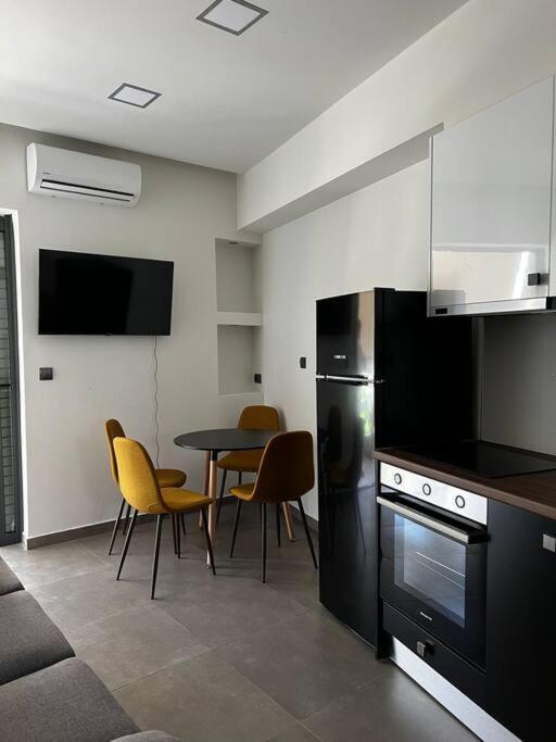 Faronita - Luxury Apt In The Heart Of Kalamata Exteriör bild
