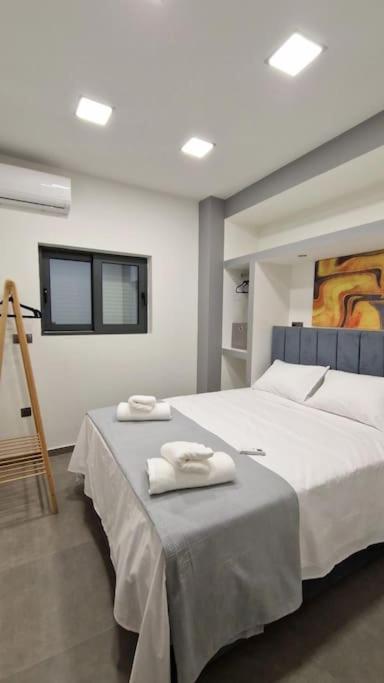 Faronita - Luxury Apt In The Heart Of Kalamata Exteriör bild