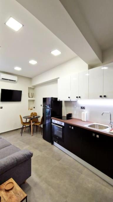 Faronita - Luxury Apt In The Heart Of Kalamata Exteriör bild