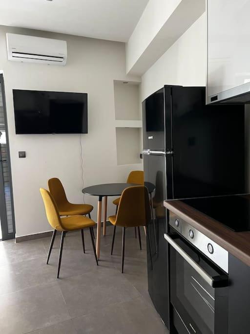 Faronita - Luxury Apt In The Heart Of Kalamata Exteriör bild