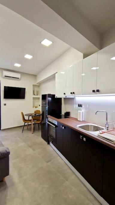 Faronita - Luxury Apt In The Heart Of Kalamata Exteriör bild